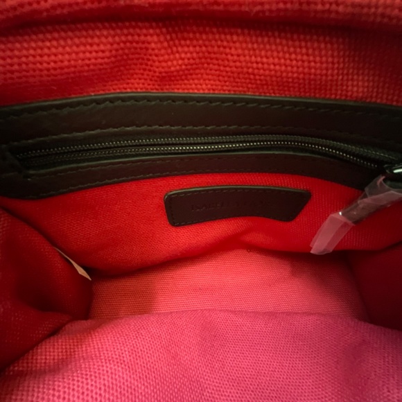 •Isabella Fiore Leather Suede Black And White Tribal Print Zip Crossbody NWT - Picture 12 of 16